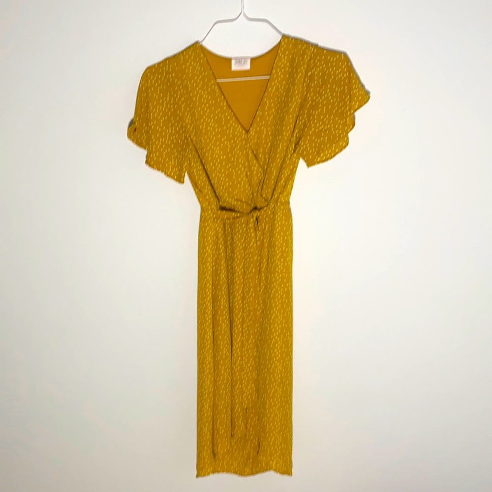 Sienna Sky- Casual Dress: Polka Dot Gold/White